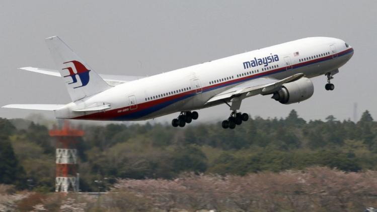Captain Retracing Malaysia Flight Asks &#39;Pray for 370&#39;