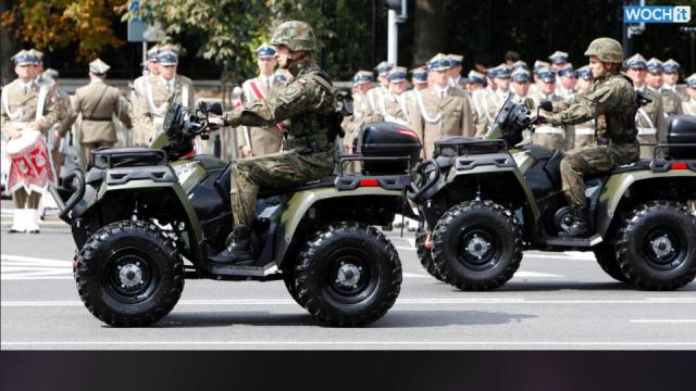 الاستعراض العسكري للجيش البولندي ........2014 16ee438b747bc205f34ae3dd1df76497