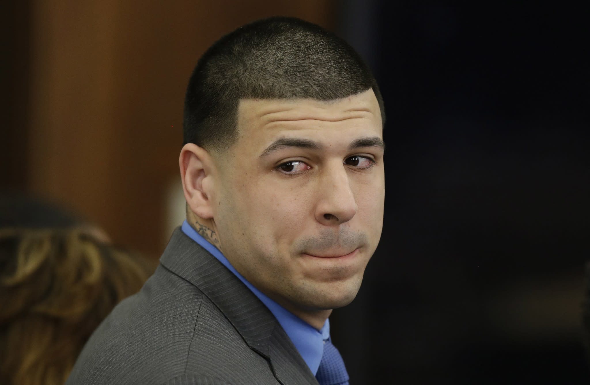 Authorities say Aaron Hernandez commits suicide in Massachusetts ... - Yahoo Sports